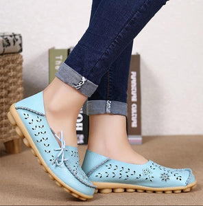 Mocassins à talons bas pour les femmes, avec lacets et petits œillets