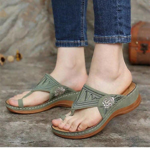 Sandales orthopédiques compensées brodées de fleurs